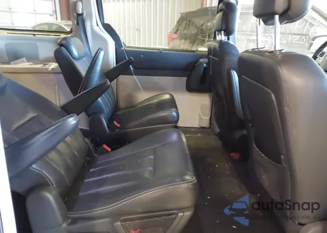 2010 Chrysler Town & Country Touring Plus из США, поврежденный, VIN 2A4RR8D11AR381051